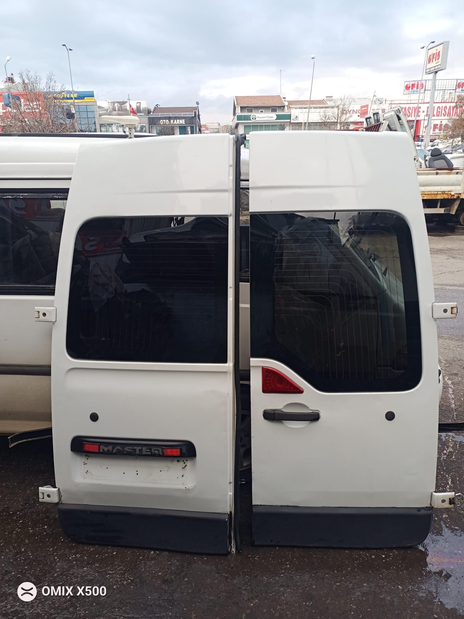 MASTER 3 ARKA BAGAJ KAPAĞI