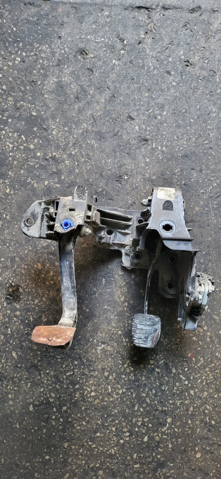 MASTER 3 PEDAL TAKIMI